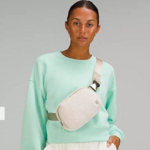 Lululemon Everywhere Belt Bag 1L Fleece Cream Ivory